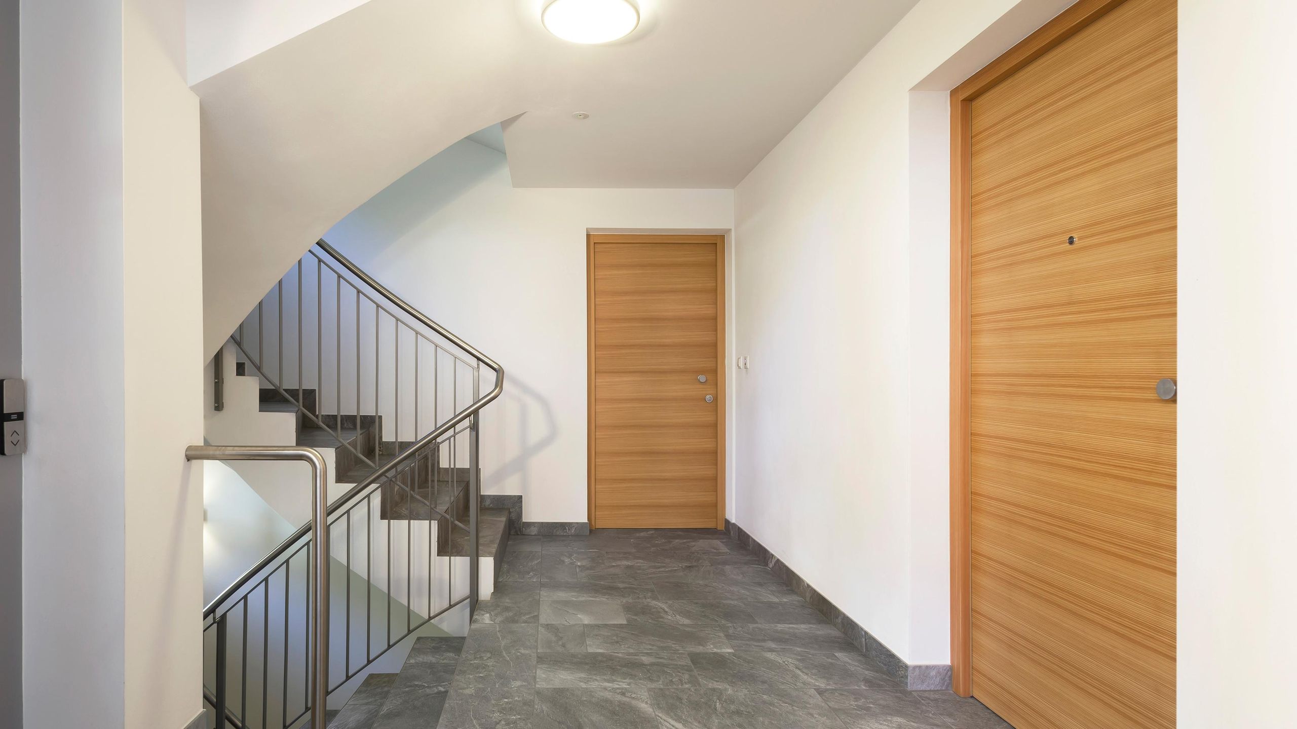 Как подобрать входную дверь для вашей квартиры: ключевые аспекты при выборе.