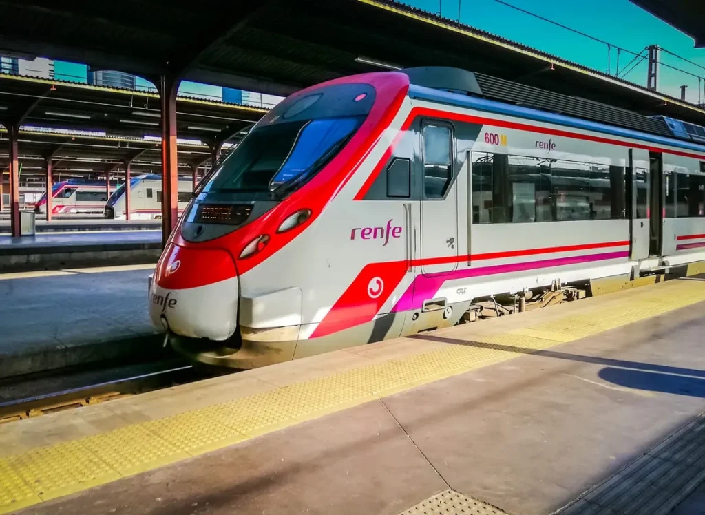 Закрытие линий C3 и C5 Cercanías Renfe в Мадриде: альтернатива для пассажиров на выходные